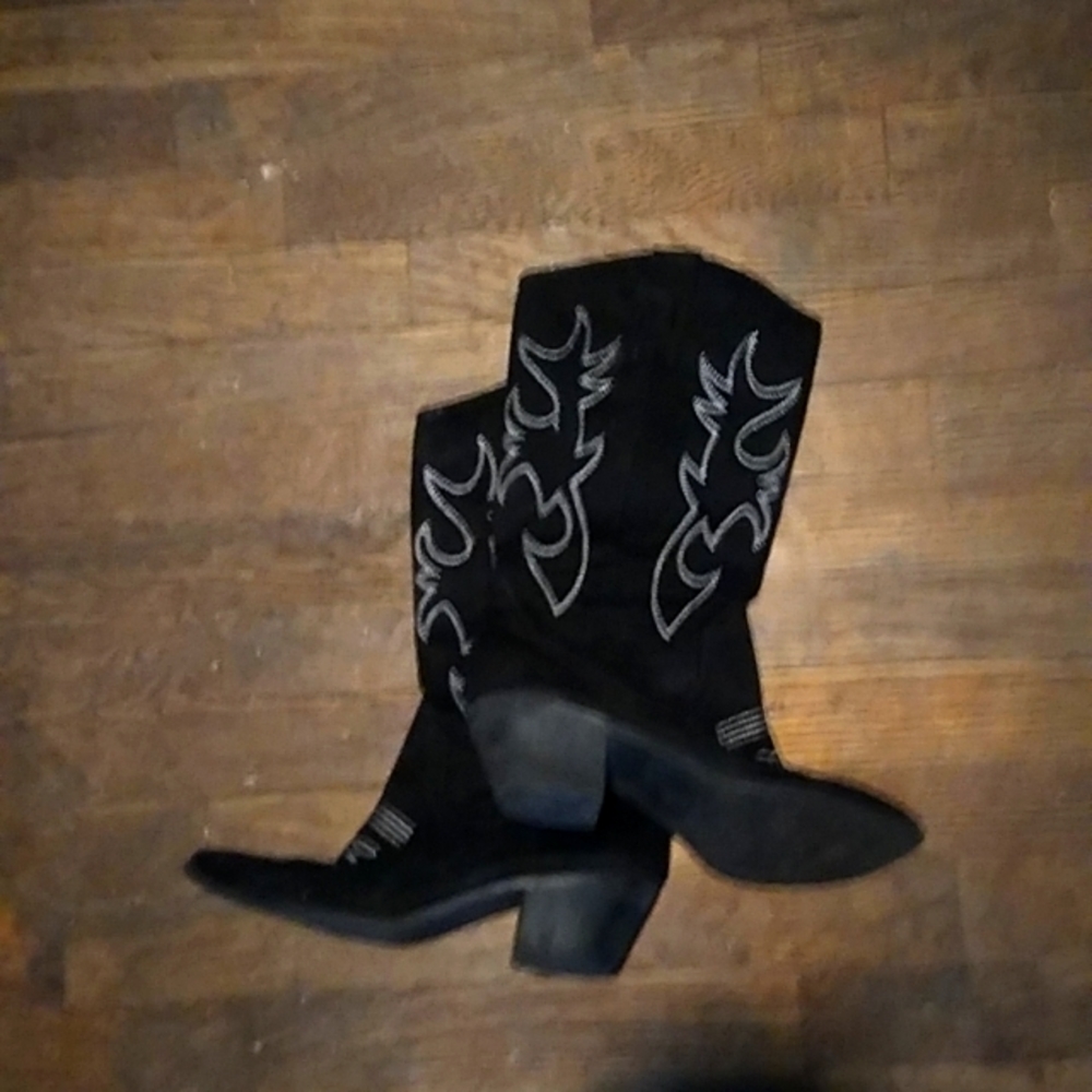 8 1/2 woman's boots